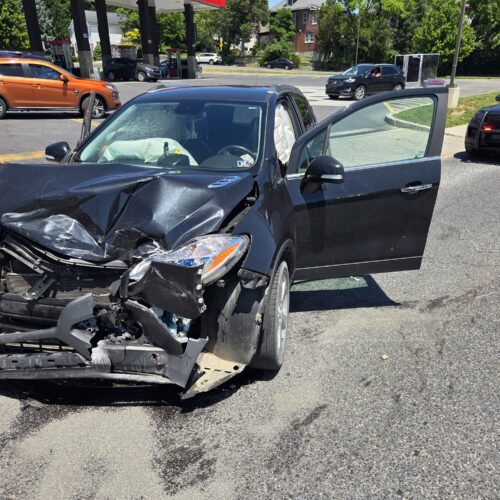 2 vehicle accident on Loudon Street