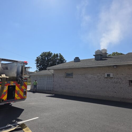Crews quickly contain commercial kitchen fire